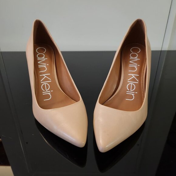 Calvin Klein Nude Leather Pointed-Toe Pumps – Size 7 - Picture 1 of 6
